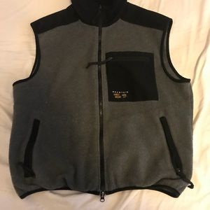 Mountain hardware vest